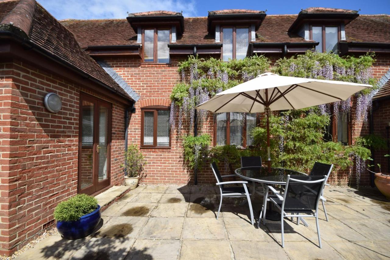 Wisteria Way, Tangmere Exteriér fotografie