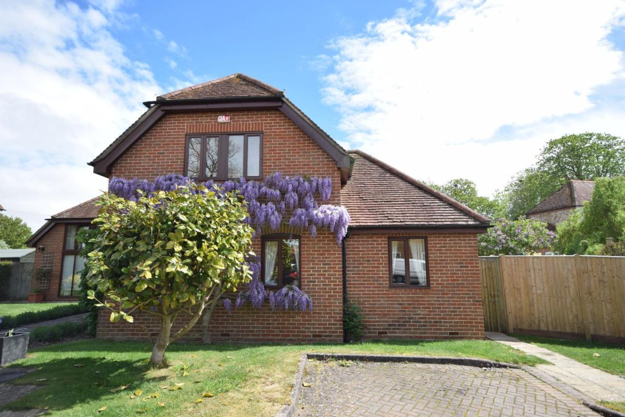 Wisteria Way, Tangmere Exteriér fotografie