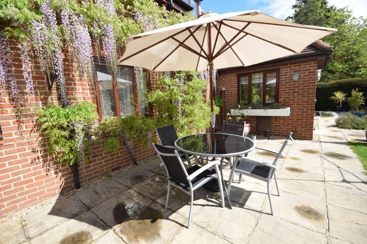 Wisteria Way, Tangmere Exteriér fotografie